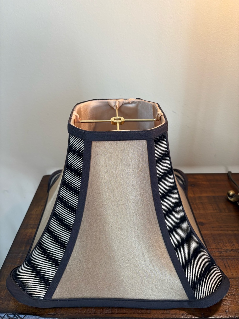 Vintage Lamp Featuring Brass Finish And Unique Geometric-Patterned Lamp Shade - Picture 13 of 16